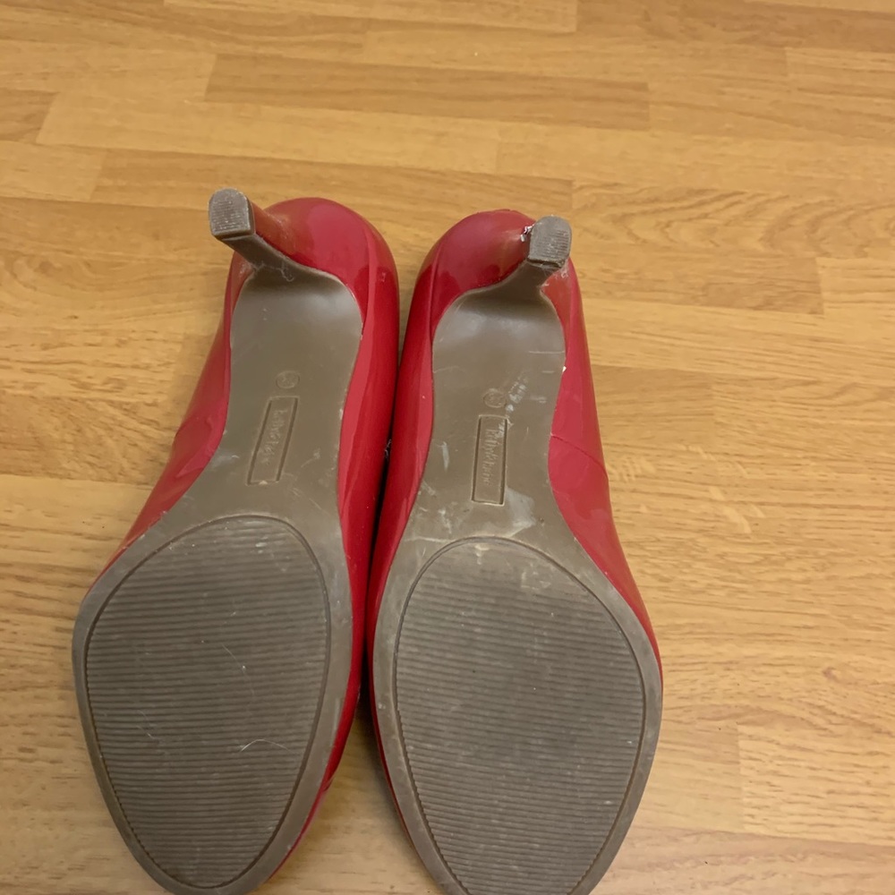 Red heels - Picture 3 of 4